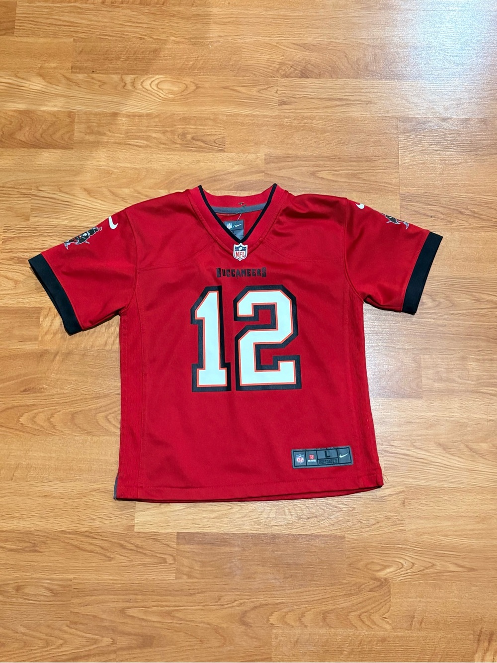 Tampa Bay Buccaneers Tom Brady Football Jersey by Nike Youth Boys Size: 6-7
